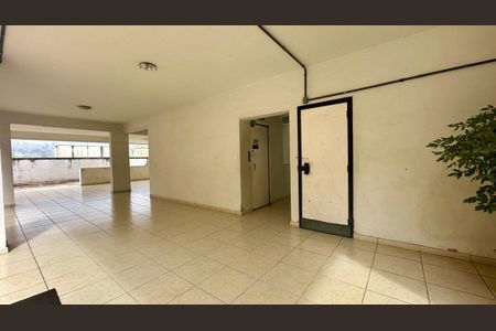 Apartamento à venda com 130m², 4 quartos e 2 vagasEntrada do prédio 