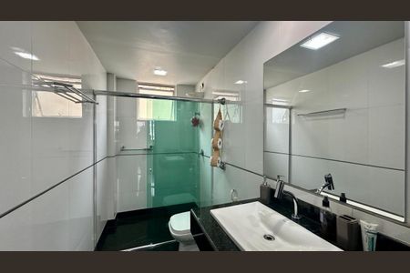 Apartamento à venda com 130m², 4 quartos e 2 vagasBanheiro 
