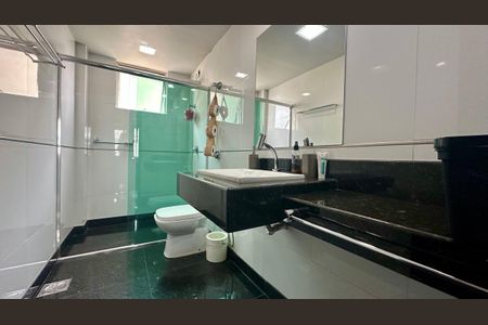 Apartamento à venda com 130m², 4 quartos e 2 vagasBanheiro 