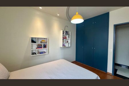 Apartamento à venda com 130m², 4 quartos e 2 vagasQuarto 