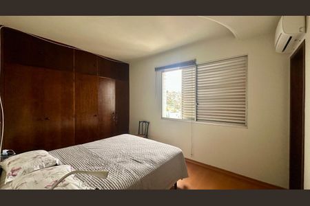 Apartamento à venda com 130m², 4 quartos e 2 vagasQuarto 