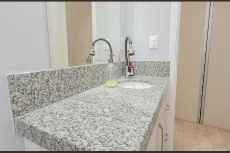 Apartamento à venda com 50m², 1 quarto e sem vagaBanheiro da Suíte