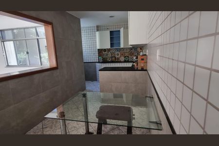 Casa à venda com 180m², 3 quartos e 1 vaga