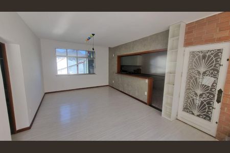 Casa à venda com 180m², 3 quartos e 1 vaga