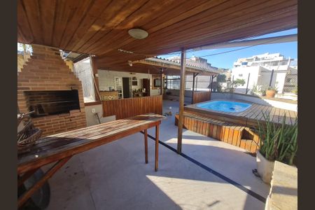 Casa à venda com 180m², 3 quartos e 1 vaga