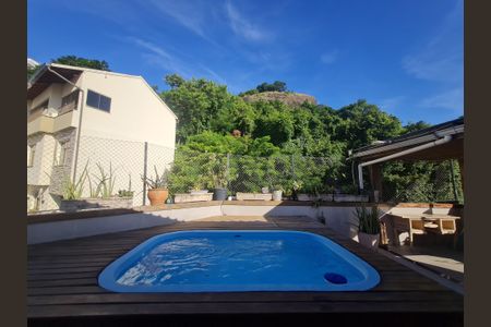 Casa à venda com 180m², 3 quartos e 1 vaga