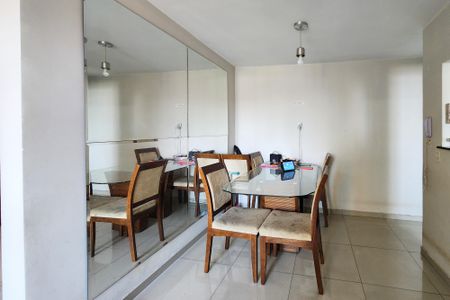 Apartamento à venda com 106m², 2 quartos e 2 vagas Apartamento à venda com 106m², 2 quartos e 2 vagasSala