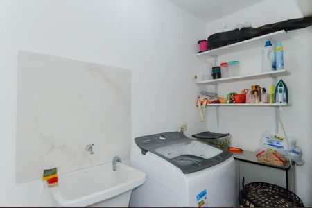 Casa à venda com 72m², 2 quartos e 1 vagaÁrea de Serviço