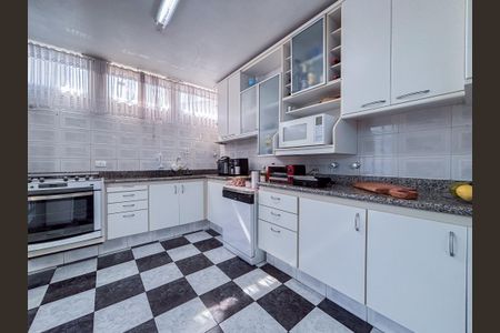 Casa à venda com 485m², 4 quartos e 3 vagas