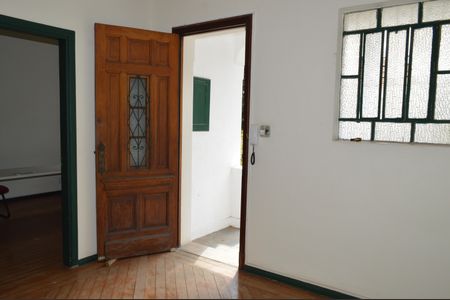 Casa à venda com 183m², 3 quartos e 2 vagasSala