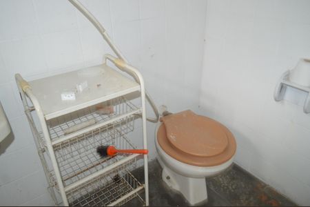 Casa à venda com 183m², 3 quartos e 2 vagasBanheiro de serviço