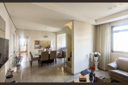 Apartamento à venda com 237m², 5 quartos e 2 vagasSala