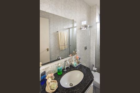 Apartamento à venda com 237m², 5 quartos e 2 vagasBanheiro da Suíte 4