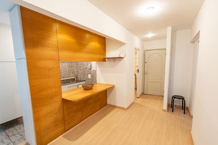 Apartamento à venda com 32m², 1 quarto e 1 vaga Apartamento à venda com 32m², 1 quarto e 1 vagaSala