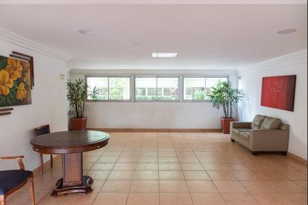 Apartamento à venda com 32m², 1 quarto e 1 vaga Apartamento à venda com 32m², 1 quarto e 1 vagaHall social