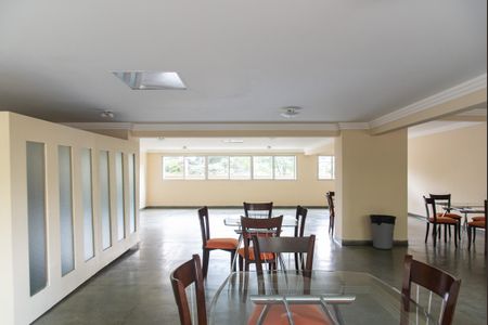 Apartamento à venda com 32m², 1 quarto e 1 vaga Apartamento à venda com 32m², 1 quarto e 1 vagaÁrea comum - Salão de festas