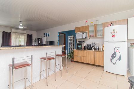 Casa à venda com 198m², 2 quartos e 4 vagasCozinha e Área de Serviço