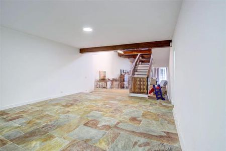 Casa à venda com 335m², 3 quartos e 3 vagas Casa à venda com 335m², 3 quartos e 3 vagasFoto 07