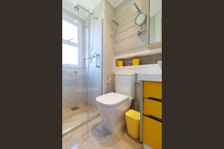 Apartamento à venda com 210m², 4 quartos e 3 vagas Apartamento à venda com 210m², 4 quartos e 3 vagasSuíte 2 - Banheiro