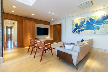 Apartamento à venda com 210m², 4 quartos e 3 vagas Apartamento à venda com 210m², 4 quartos e 3 vagasSala