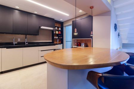 Apartamento à venda com 210m², 4 quartos e 3 vagas Apartamento à venda com 210m², 4 quartos e 3 vagasCozinha