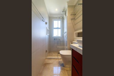 Apartamento à venda com 210m², 4 quartos e 3 vagas Apartamento à venda com 210m², 4 quartos e 3 vagasSuíte 4 - Banheiro