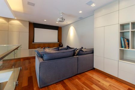 Apartamento à venda com 210m², 4 quartos e 3 vagas Apartamento à venda com 210m², 4 quartos e 3 vagasMesanino