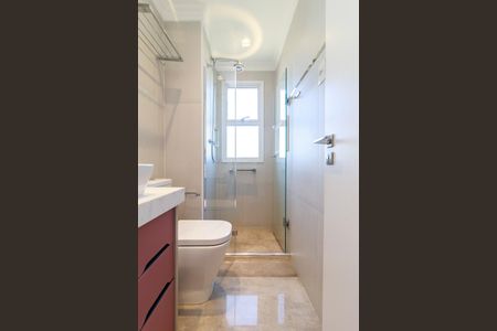 Apartamento à venda com 210m², 4 quartos e 3 vagas Apartamento à venda com 210m², 4 quartos e 3 vagasSuíte 1 - Banheiro