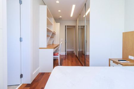 Apartamento à venda com 210m², 4 quartos e 3 vagas Apartamento à venda com 210m², 4 quartos e 3 vagasSuíte 2