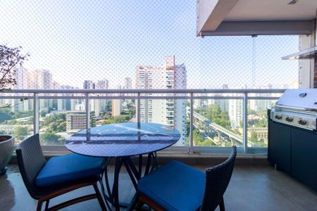 Apartamento à venda com 210m², 4 quartos e 3 vagas Apartamento à venda com 210m², 4 quartos e 3 vagasVaranda