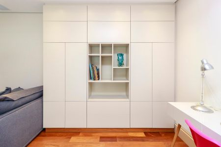 Apartamento à venda com 210m², 4 quartos e 3 vagas Apartamento à venda com 210m², 4 quartos e 3 vagasMesanino