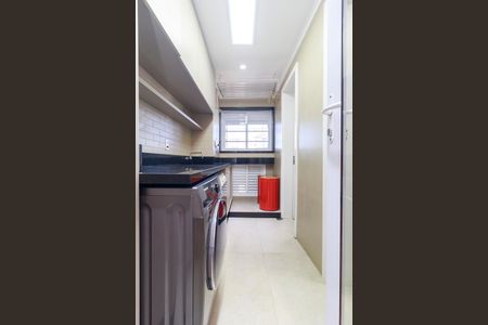 Apartamento à venda com 210m², 4 quartos e 3 vagas Apartamento à venda com 210m², 4 quartos e 3 vagasÁrea de Serviço