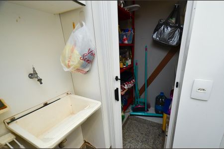 Apartamento à venda com 168m², 3 quartos e 1 vagaÁrea de Serviço