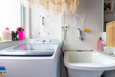 Apartamento para alugar com 67m², 2 quartos e 1 vagaÁrea de serviço 