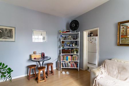 Apartamento para alugar com 67m², 2 quartos e 1 vagaSala 