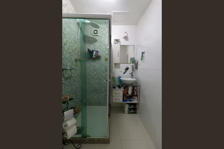 Apartamento para alugar com 67m², 2 quartos e 1 vagaBanheiro social 