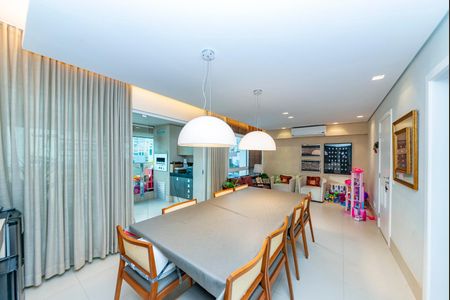 Apartamento à venda com 125m², 3 quartos e 3 vagasSala