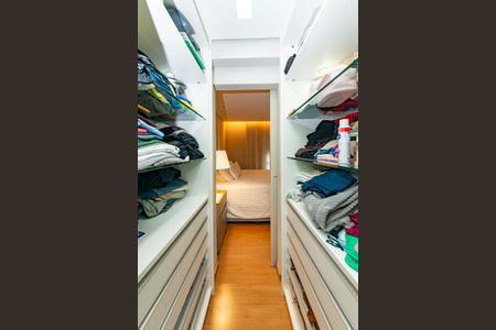Apartamento à venda com 125m², 3 quartos e 3 vagasCloset da suíte 1