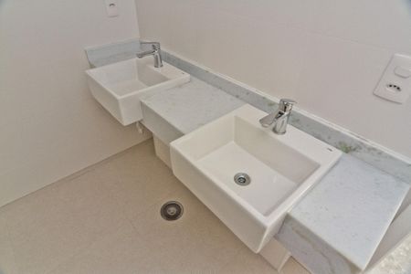 Apartamento à venda com 123m², 3 quartos e 2 vagasBanheiro da Suíte 1