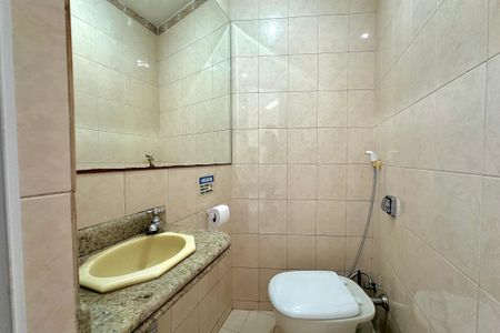 Apartamento à venda com 76m², 1 quarto e sem vagaBanheiros