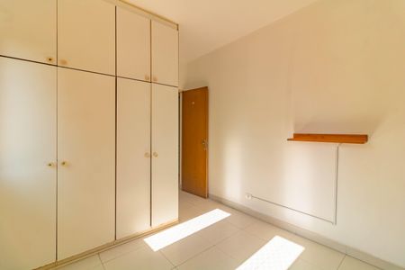 Apartamento à venda com 70m², 3 quartos e 1 vagaQuarto 2