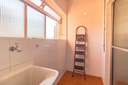 Apartamento à venda com 70m², 3 quartos e 1 vagaÁrea de Serviço