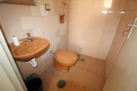 Casa à venda com 653m², 3 quartos e 7 vagasBanheiro de Serviço