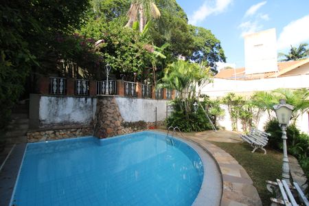 Casa à venda com 653m², 3 quartos e 7 vagasQuintal