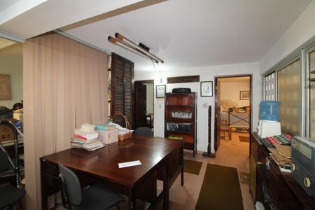 Casa à venda com 653m², 3 quartos e 7 vagasEdícula