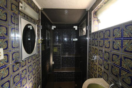 Casa à venda com 653m², 3 quartos e 7 vagasEdícula - Banheiro