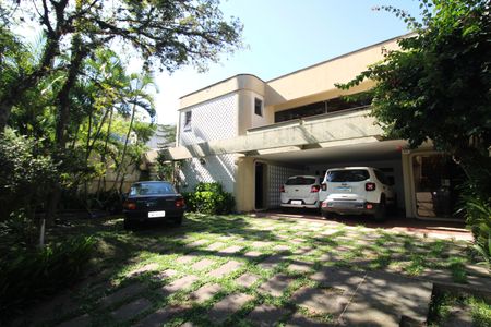 Casa à venda com 653m², 3 quartos e 7 vagasGaragem