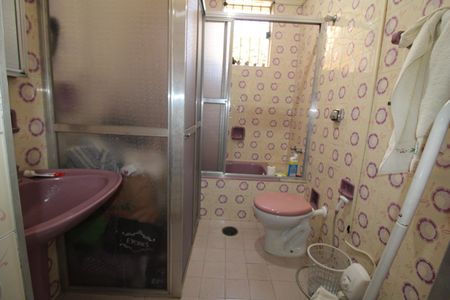 Casa à venda com 653m², 3 quartos e 7 vagasBanheiro da Suíte