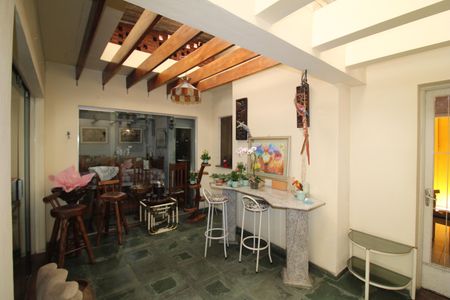 Casa à venda com 653m², 3 quartos e 7 vagasQuintal