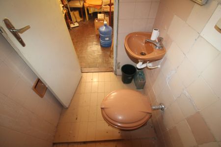 Casa à venda com 653m², 3 quartos e 7 vagasBanheiro de Serviço